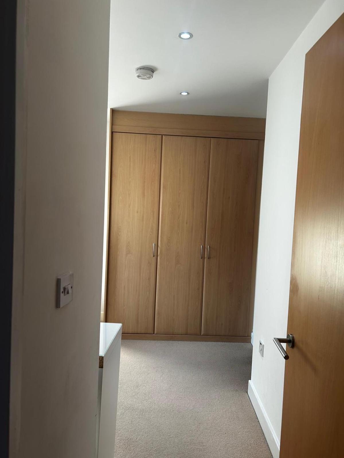 City Centre Apartment. Рексем Экстерьер фото